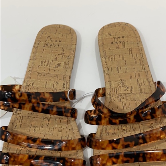 A new day avie strappy slide animal sandals 8.5 - Picture 4 of 6